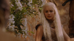 extant_GameOfThrones_2x07-AManWithoutHonor_1588