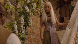 extant_GameOfThrones_2x07-AManWithoutHonor_1594