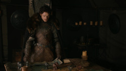 extant_GameOfThrones_2x07-AManWithoutHonor_2015
