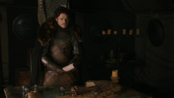 extant_GameOfThrones_2x07-AManWithoutHonor_2038
