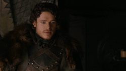 extant_GameOfThrones_2x07-AManWithoutHonor_2048