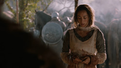 extant_GameOfThrones_2x07-AManWithoutHonor_2059