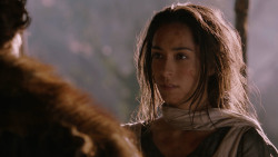 extant_GameOfThrones_2x07-AManWithoutHonor_2132