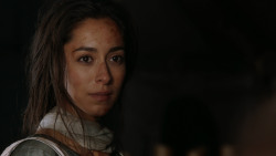 extant_GameOfThrones_2x07-AManWithoutHonor_2172