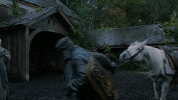 extant_GameOfThrones_2x07-AManWithoutHonor_2183