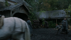 extant_GameOfThrones_2x07-AManWithoutHonor_2186