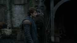 extant_GameOfThrones_2x07-AManWithoutHonor_2198