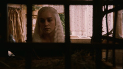 extant_GameOfThrones_2x07-AManWithoutHonor_2368