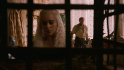extant_GameOfThrones_2x07-AManWithoutHonor_2378