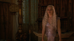 extant_GameOfThrones_2x07-AManWithoutHonor_2392