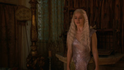 extant_GameOfThrones_2x07-AManWithoutHonor_2393