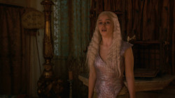 extant_GameOfThrones_2x07-AManWithoutHonor_2395