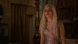extant_GameOfThrones_2x07-AManWithoutHonor_2400