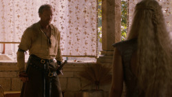 extant_GameOfThrones_2x07-AManWithoutHonor_2401