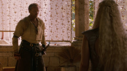 extant_GameOfThrones_2x07-AManWithoutHonor_2404