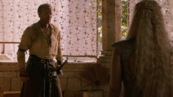 extant_GameOfThrones_2x07-AManWithoutHonor_2406