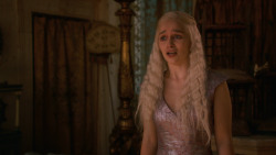 extant_GameOfThrones_2x07-AManWithoutHonor_2409