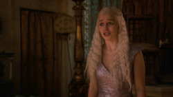 extant_GameOfThrones_2x07-AManWithoutHonor_2410