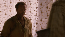 extant_GameOfThrones_2x07-AManWithoutHonor_2415