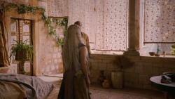extant_GameOfThrones_2x07-AManWithoutHonor_2425