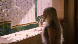 extant_GameOfThrones_2x07-AManWithoutHonor_2435
