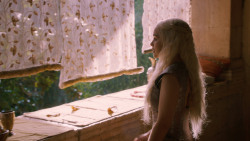extant_GameOfThrones_2x07-AManWithoutHonor_2436
