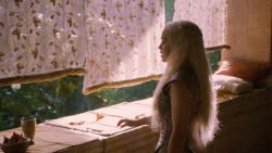 extant_GameOfThrones_2x07-AManWithoutHonor_2437