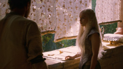 extant_GameOfThrones_2x07-AManWithoutHonor_2444
