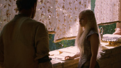 extant_GameOfThrones_2x07-AManWithoutHonor_2445