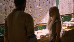 extant_GameOfThrones_2x07-AManWithoutHonor_2446