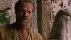 extant_GameOfThrones_2x07-AManWithoutHonor_2467