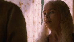 extant_GameOfThrones_2x07-AManWithoutHonor_2478