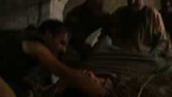 extant_GameOfThrones_2x07-AManWithoutHonor_2933