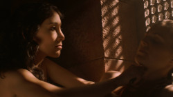 extant_GameOfThrones_2x07-AManWithoutHonor_3057