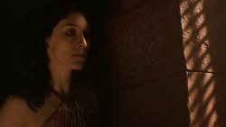 extant_GameOfThrones_2x07-AManWithoutHonor_3059