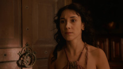 extant_GameOfThrones_2x07-AManWithoutHonor_3086