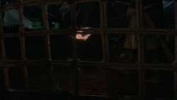 extant_GameOfThrones_2x07-AManWithoutHonor_3407