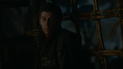 extant_GameOfThrones_2x07-AManWithoutHonor_3428