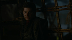 extant_GameOfThrones_2x07-AManWithoutHonor_3430