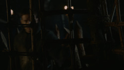 extant_GameOfThrones_2x07-AManWithoutHonor_3581
