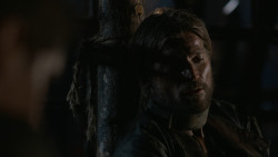 extant_GameOfThrones_2x07-AManWithoutHonor_3588