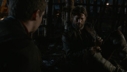 extant_GameOfThrones_2x07-AManWithoutHonor_3807