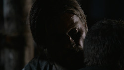 extant_GameOfThrones_2x07-AManWithoutHonor_4040