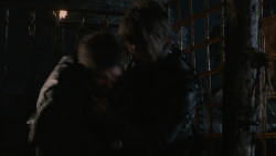extant_GameOfThrones_2x07-AManWithoutHonor_4052