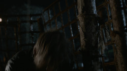 extant_GameOfThrones_2x07-AManWithoutHonor_4062