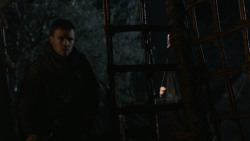 extant_GameOfThrones_2x07-AManWithoutHonor_4082