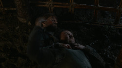 extant_GameOfThrones_2x07-AManWithoutHonor_4104