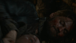 extant_GameOfThrones_2x07-AManWithoutHonor_4114