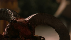 extant_GameOfThrones_2x07-AManWithoutHonor_4131