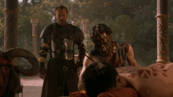 extant_GameOfThrones_2x07-AManWithoutHonor_4166